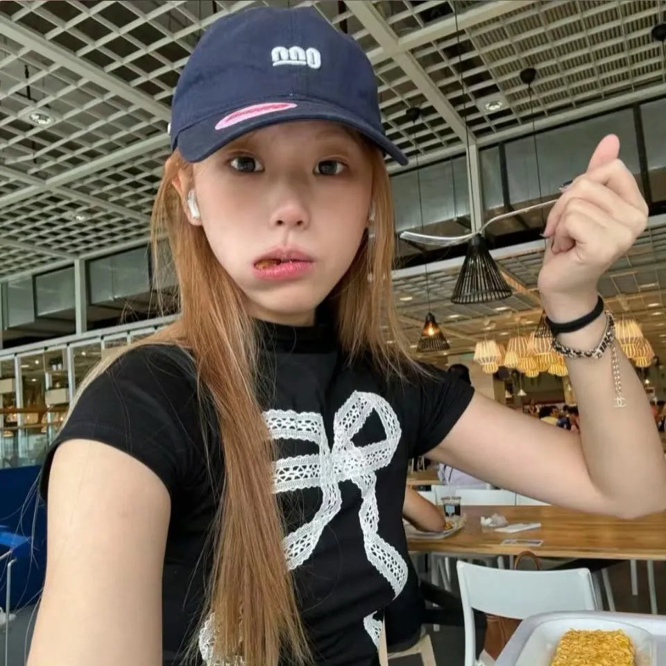 女人中的陌生人 在线观看